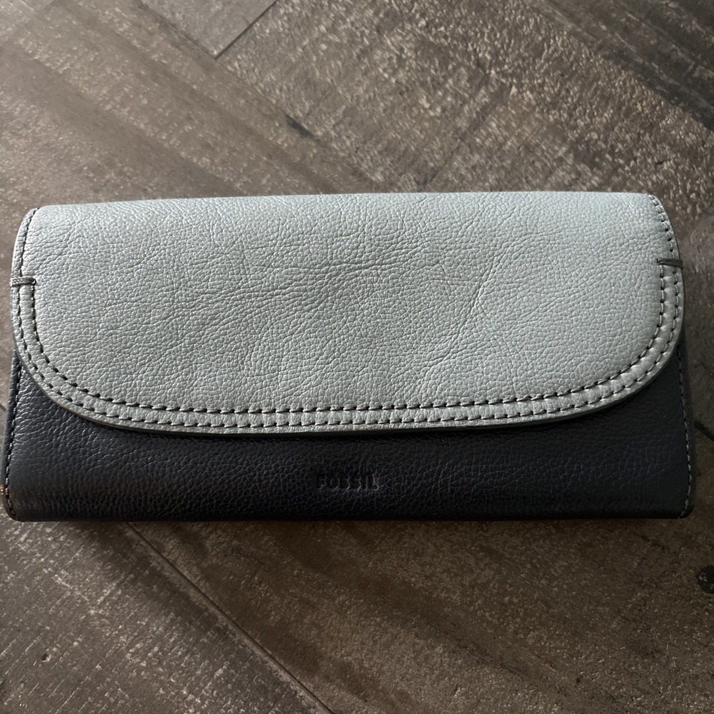 Fossil Womens Wallet Clutch Organizer holds cards money two tone